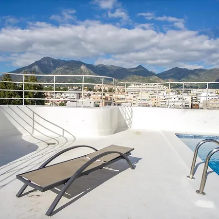Spacious Renovated 1-bedroom In Center With Free Parking Apartment