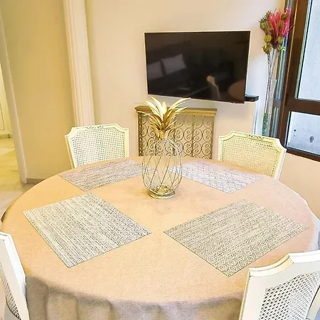 Spacious Renovated 1-bedroom In Center With Free Parking * Marbella