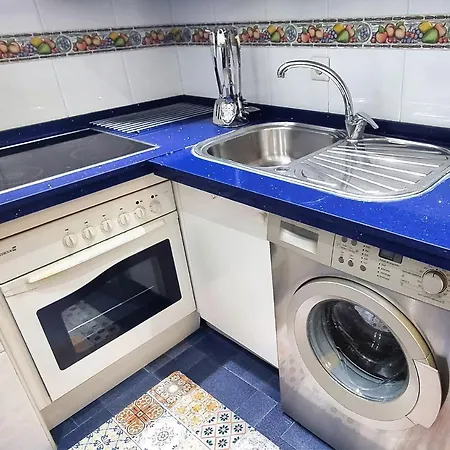 Spacious Renovated 1-bedroom In Center With Free Parking Apartment Marbella