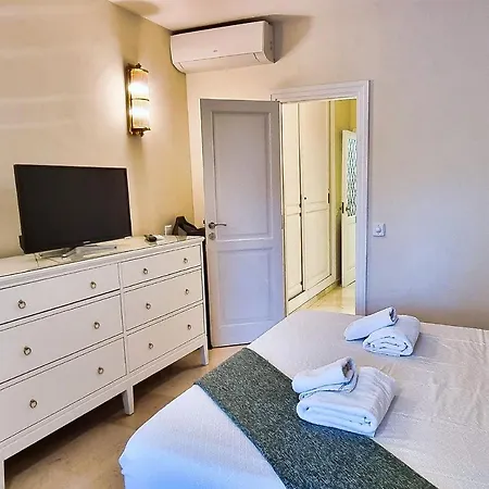 Spacious Renovated 1-bedroom In Center With Free Parking * Marbella